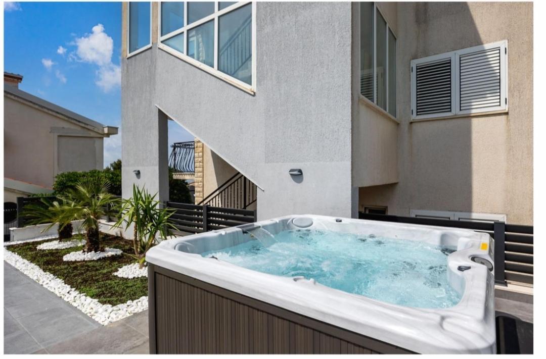 Apartments Solmar โปดสตรานา ภายนอก รูปภาพ