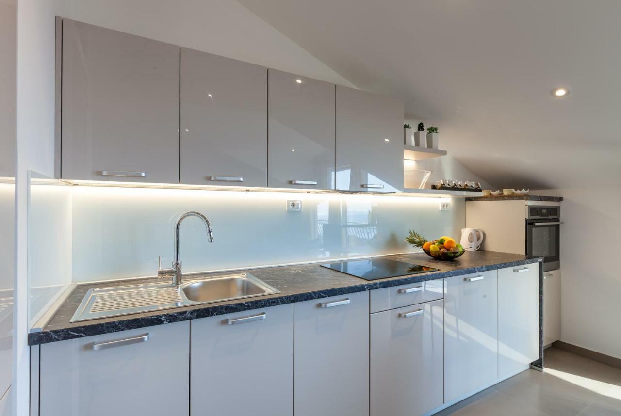 Apartments Solmar โปดสตรานา ภายนอก รูปภาพ