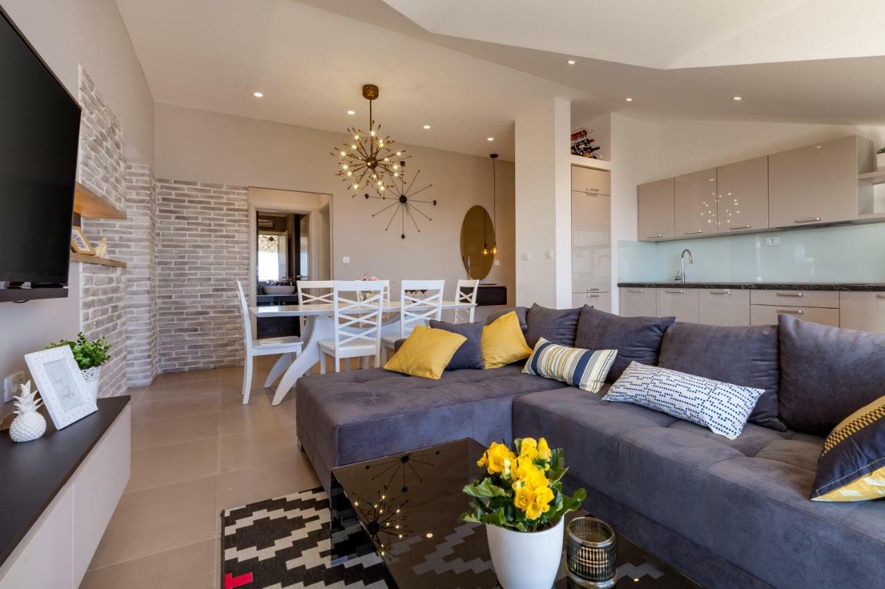 Apartments Solmar โปดสตรานา ภายนอก รูปภาพ