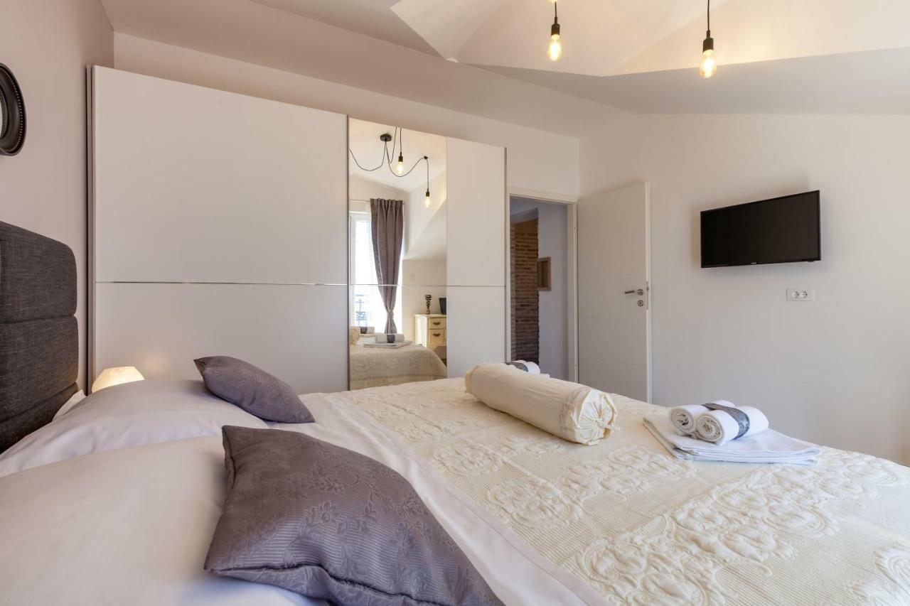 Apartments Solmar โปดสตรานา ภายนอก รูปภาพ