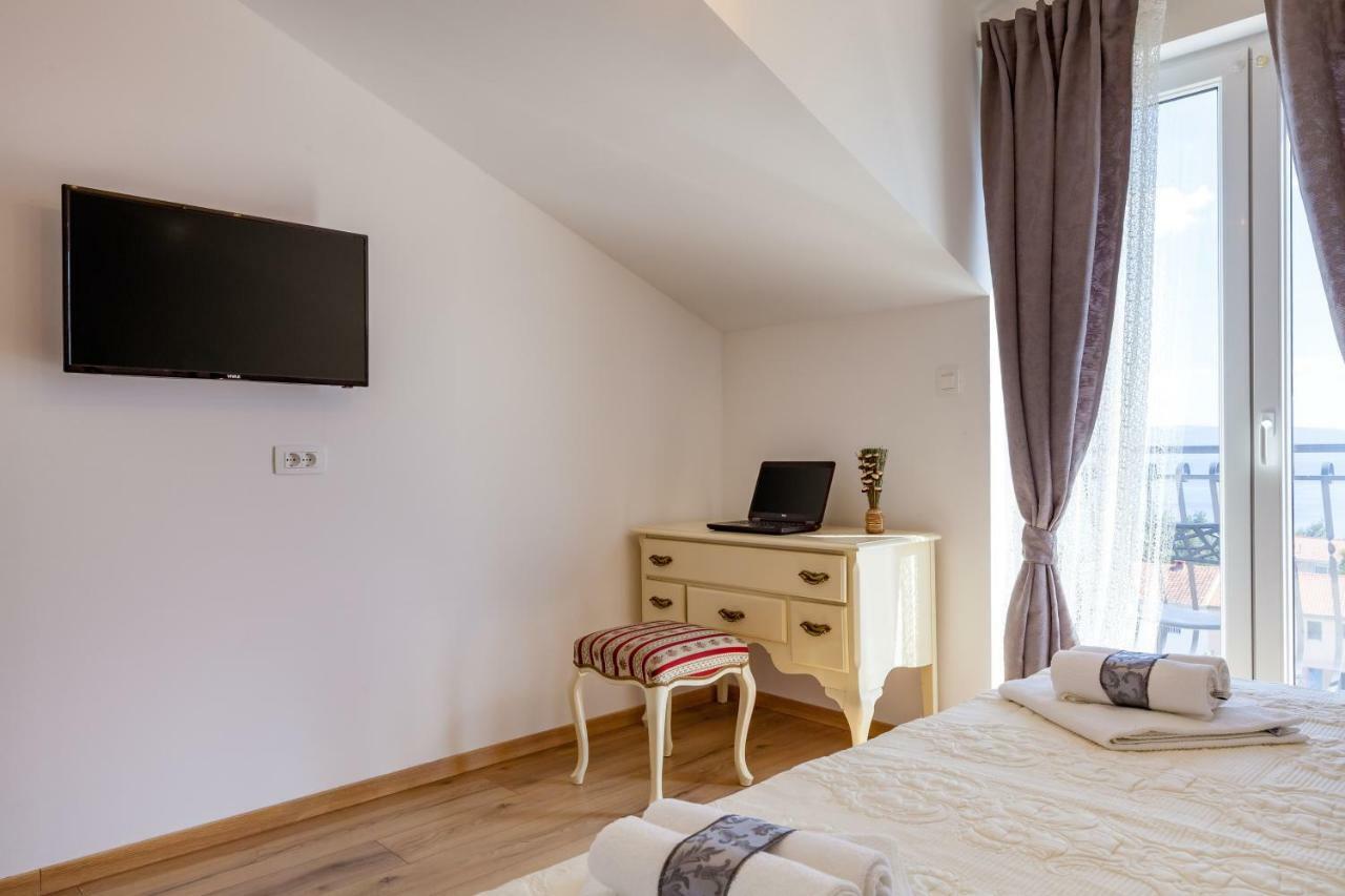 Apartments Solmar โปดสตรานา ภายนอก รูปภาพ